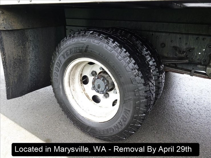 2016-isuzu-nqr-image-21