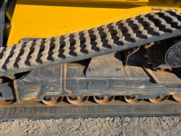 2023-deere-331g-image-27