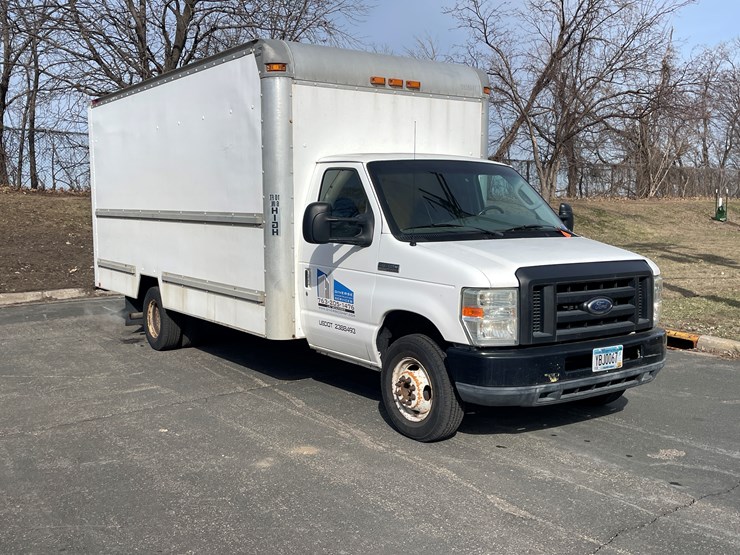 2008-ford-e350-image-3