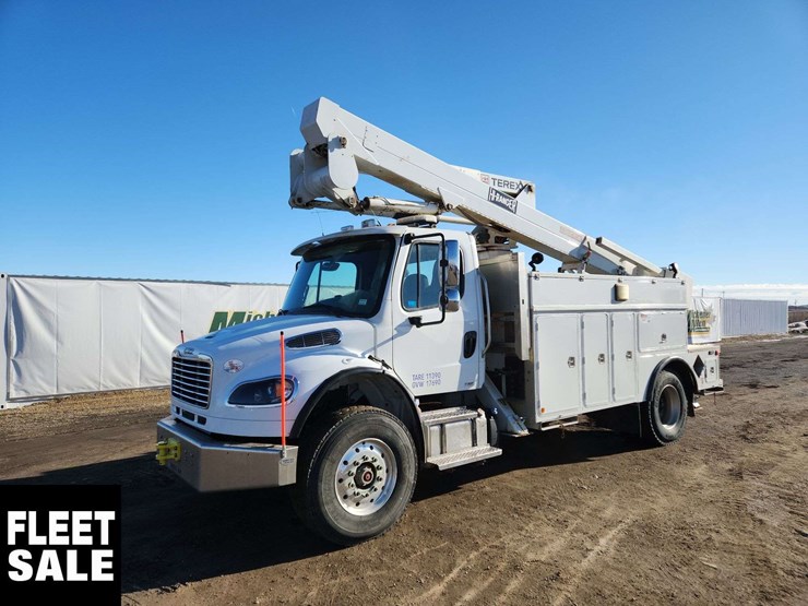 2020-freightliner-m2-106-image-1