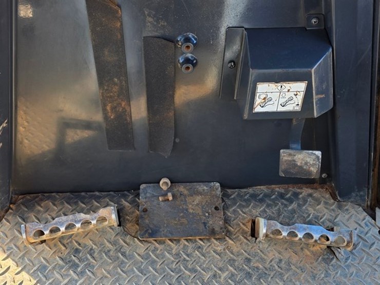 2013-case-850m-image-74