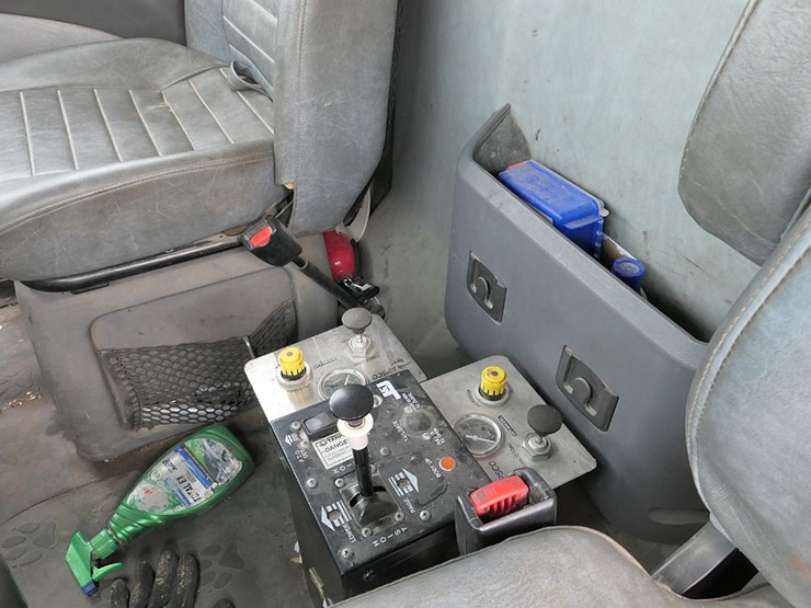 2017-mack-gu713-quad-axle-dump-truck,-sn:1m2ax09c5hm032603,-mack-mp8,-allison-auto,-j-&-j-21'-steel-image-11