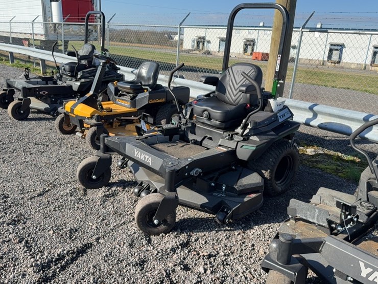 #4056-•-yakta-yxr-710-zero-turn-mower-image-1