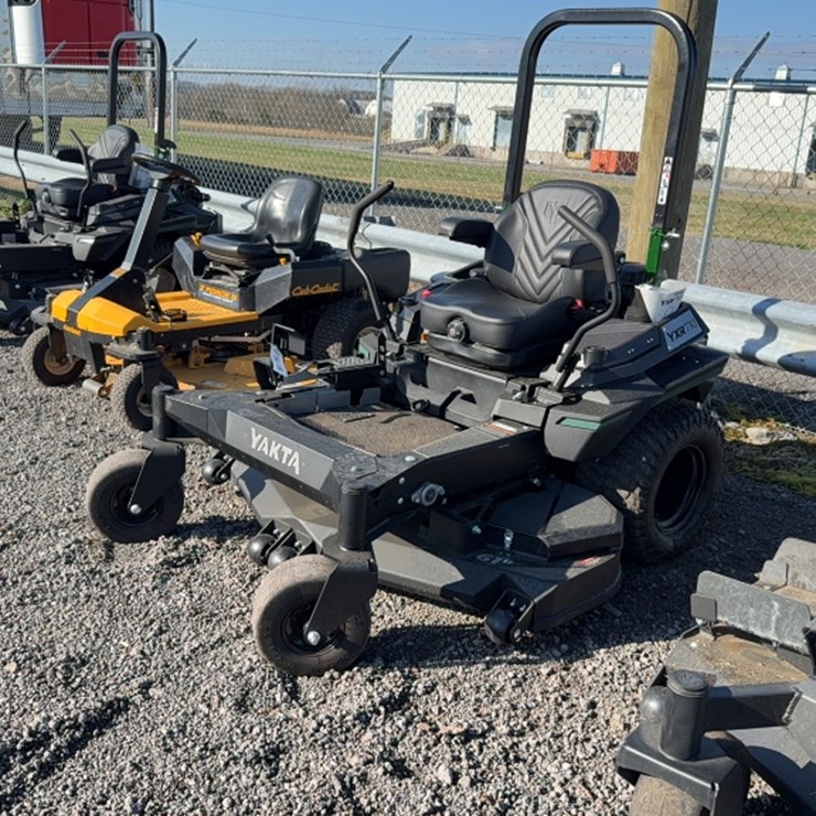 #4056 • YAKTA YXR 710 ZERO TURN MOWER