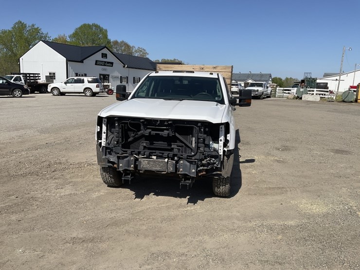 2015-chevrolet-2500-image-2