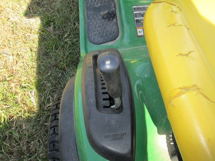 john-deere-d130-image-16