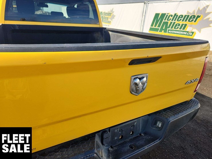 2019-ram-1500-classic-image-37