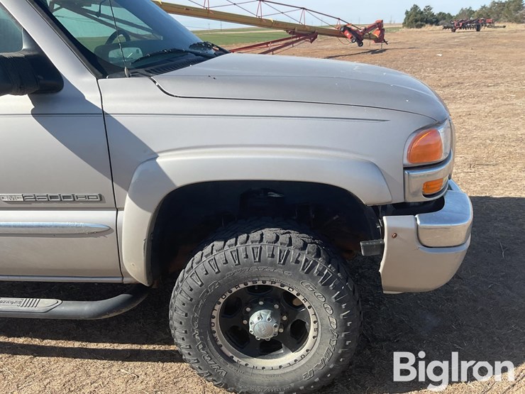 2005-gmc-2500-image-18