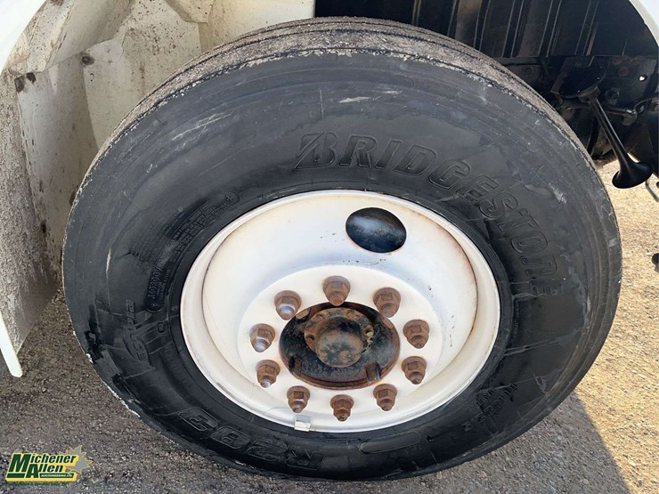 2006-international-durastar-4300-image-13