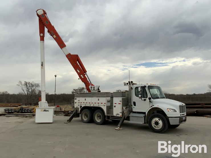 2014-freightliner-m2-106-image-3