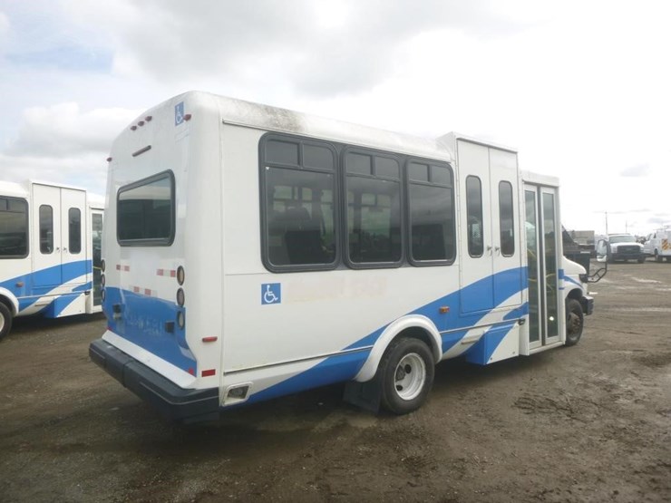 2014-ford-e450-image-4