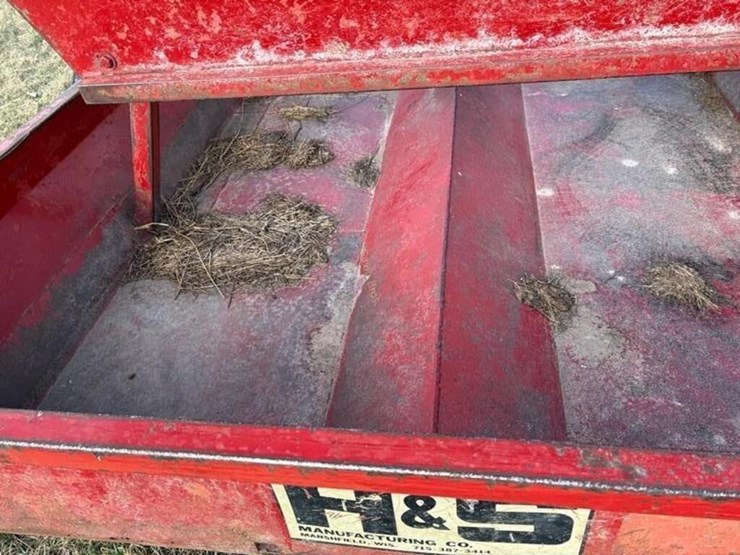 h&s-20'-tricycle-front-feeder-wagon-image-7