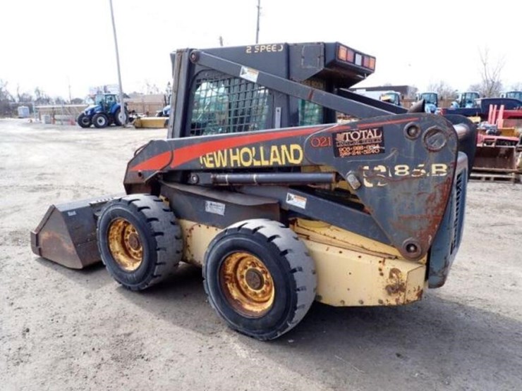 2005-new-holland-ls185b-image-7