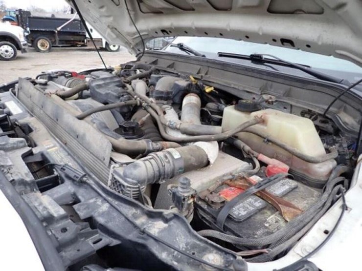 2015-ford-f450-lariat-image-32