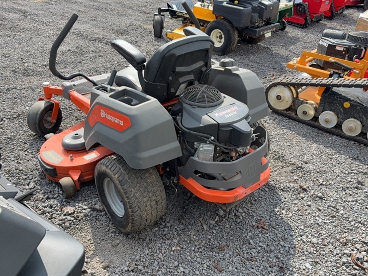 #4081-•-husqvarna-z254f-zero-turn-mower-image-9
