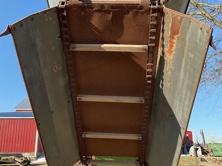 john-deere-threshing-machine-with-hart-feeder-image-22