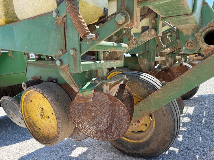 john-deere-7000-image-9