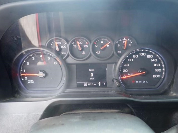 2022-chevrolet-2500hd-image-11