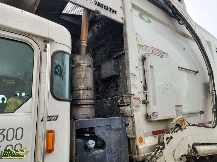 2019-peterbilt-520-image-22