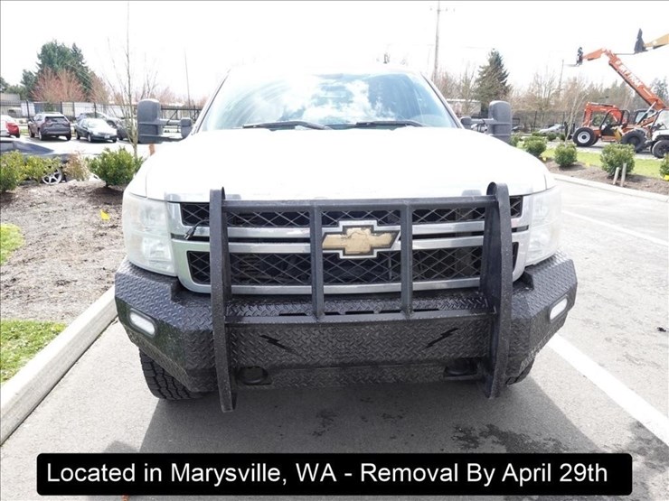 2011-chevrolet-3500-image-21