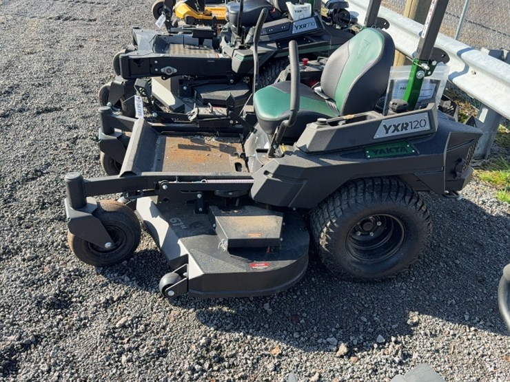 #4053-•-yakta-yxr-120-zero-turn-mower-image-12