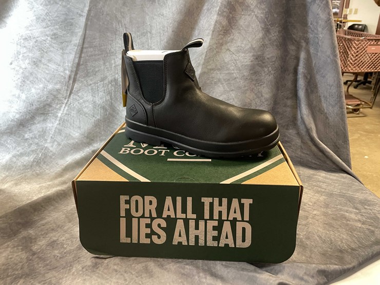 #10127-•-muck-boot-company-chore-farm-leather-boot-image-1