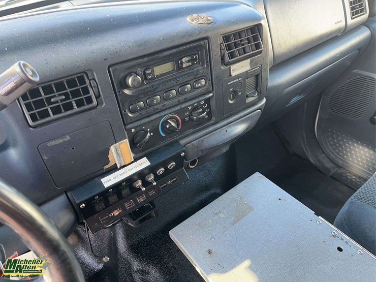 2001-ford-f450-image-17