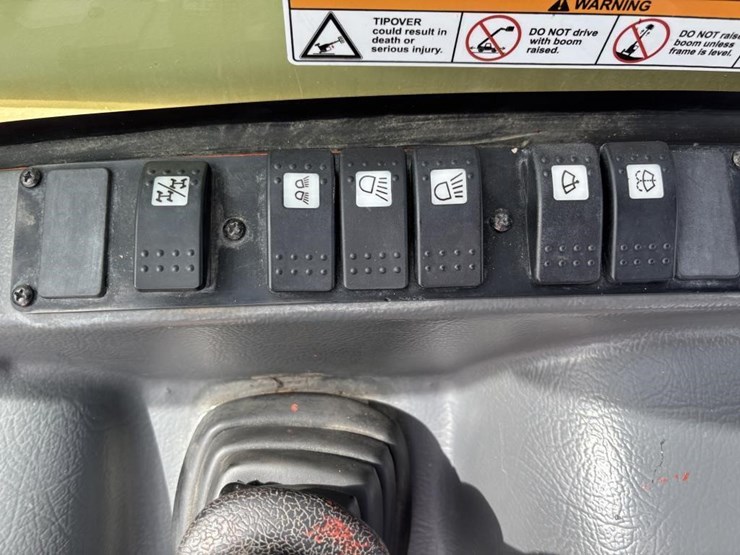 2017-jlg-g5-18a-image-31