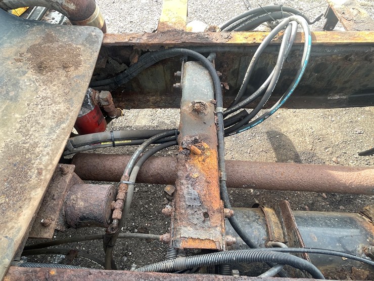 #242-•-2000-sterling-truck-tractor-(has-mn-title)-(mora,-mn)-image-49