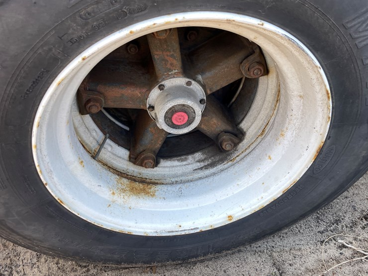 #2504-•-1970-fontaine-hot-asphalt-tanker-trailer-(has-mn-trailer)-(ham-lake,-mn)-image-13