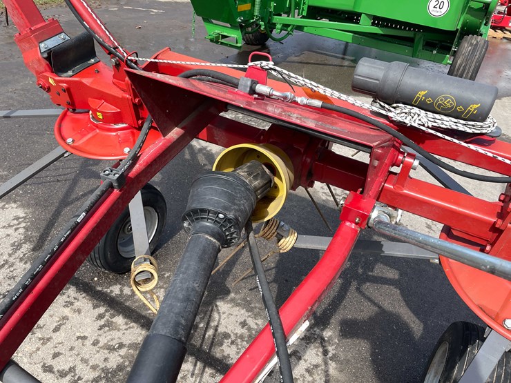 #146-•-h&s-hay-tedder-(stoughton,-wi)-image-15