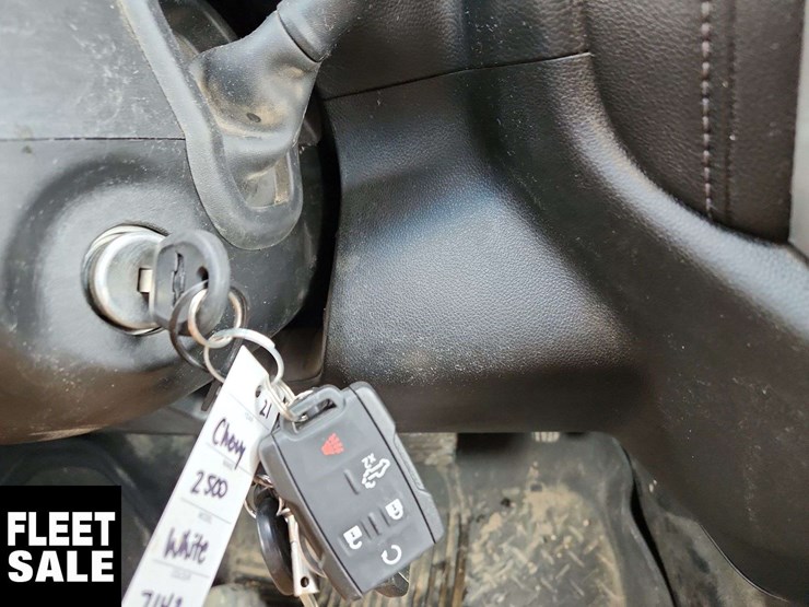 2021-chevrolet-silverado-2500hd-image-10