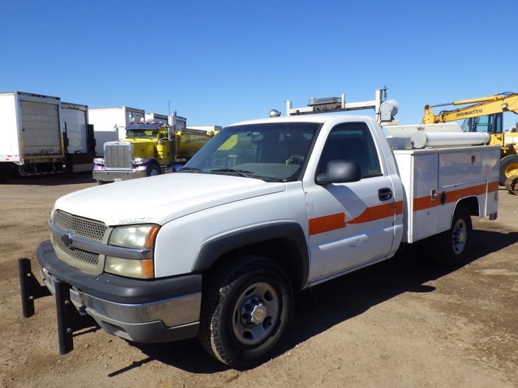 2003-chevrolet-2500hd-image-2