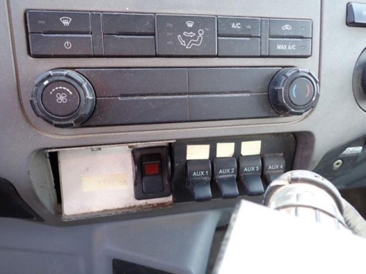 2012-ford-f750-xlt-image-18