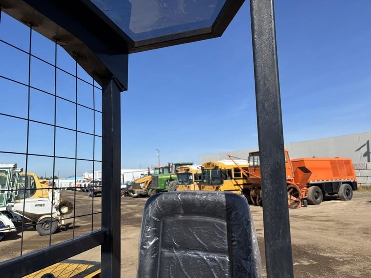 komatsu-pc28uu-image-31