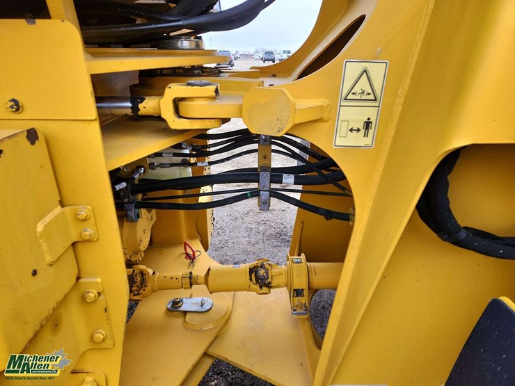 2014-caterpillar-910k-image-18