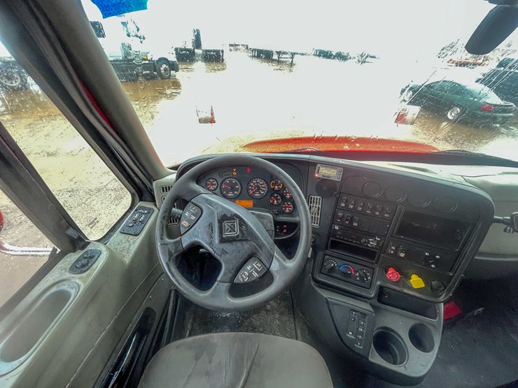 #234-•-2016-international-semi-tractor-(has-wi-title)-(denmark,-wi)-image-44