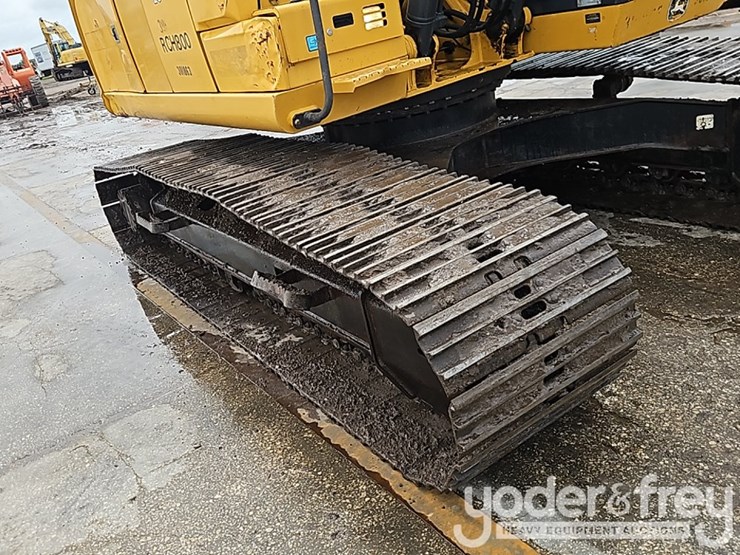 2016-deere-210g-image-12