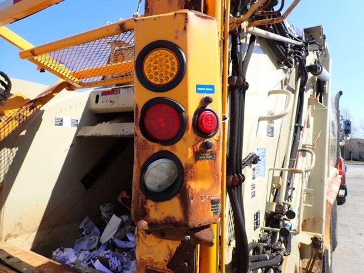 2017-western-star-4700sb-image-64