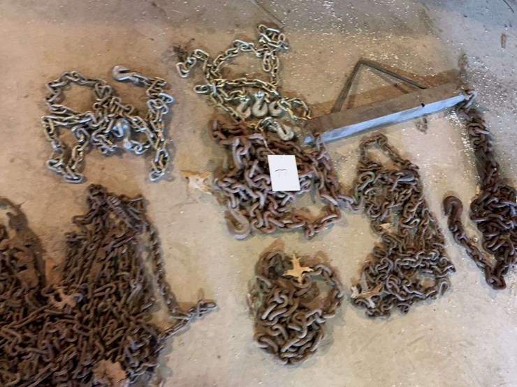 assorted-metal-chains-and-metal-bar-image-3