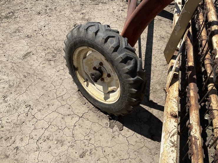 new-holland-260-image-16