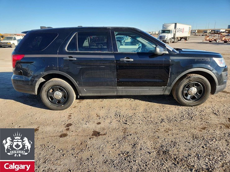 2018-ford-explorer-image-8