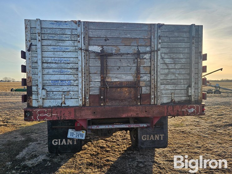 1975-ford-f600-image-6