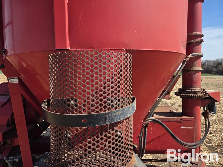 case-ih-fps-1360-0049-grinder-mixer-w/scale-image-9