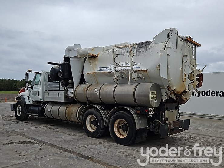 2004-international-7400-image-4