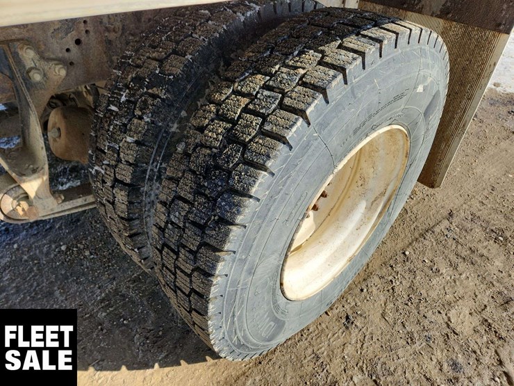 2006-international-durastar-4300-image-12