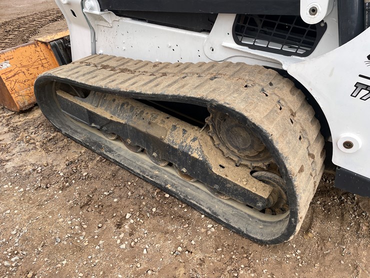 2018-bobcat-t740-image-27
