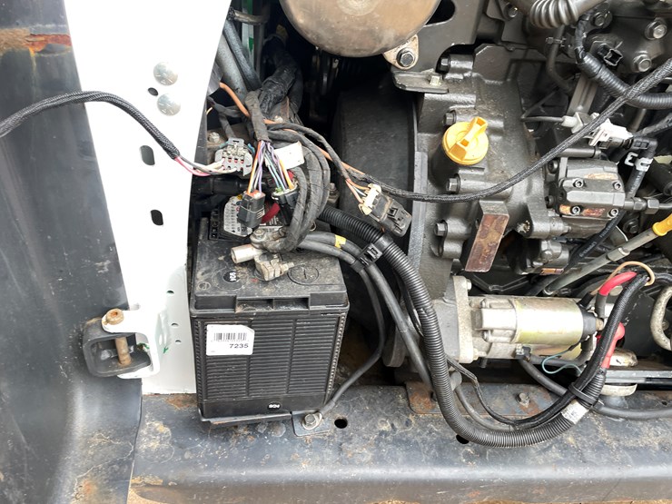 2018-bobcat-t740-image-22