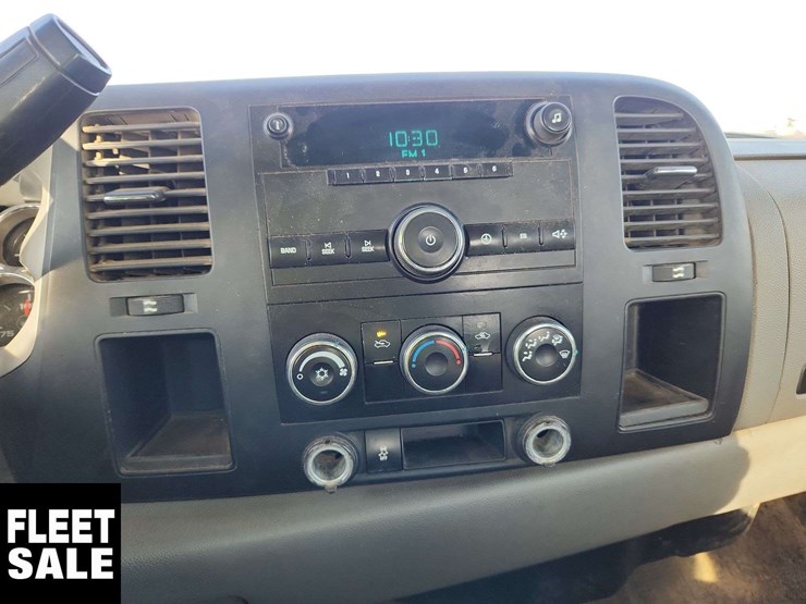 2012-chevrolet-silverado-2500hd-image-21