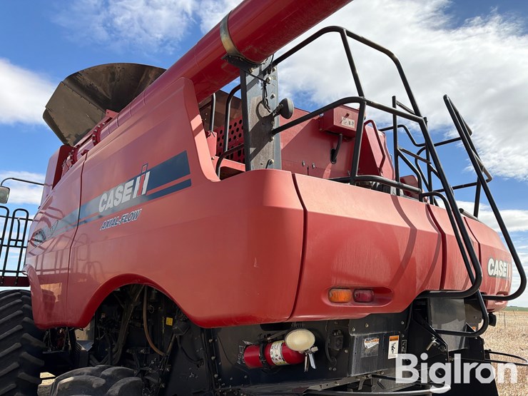 2009-case-ih-6088-image-14